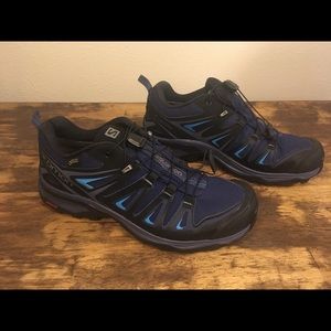 Brand New Women’s Salomon Hiking Shoe size 7.5